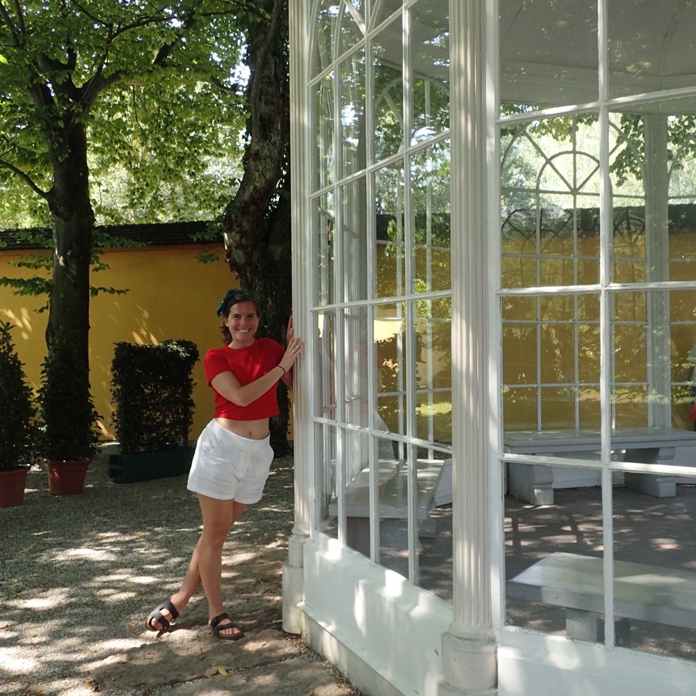 Meet your Posher, Elizabeth